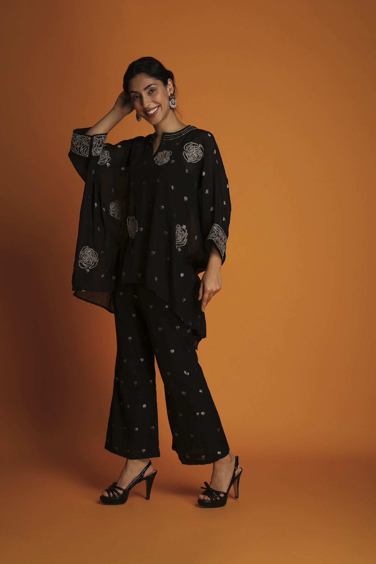 Black embroidered booti kaftan