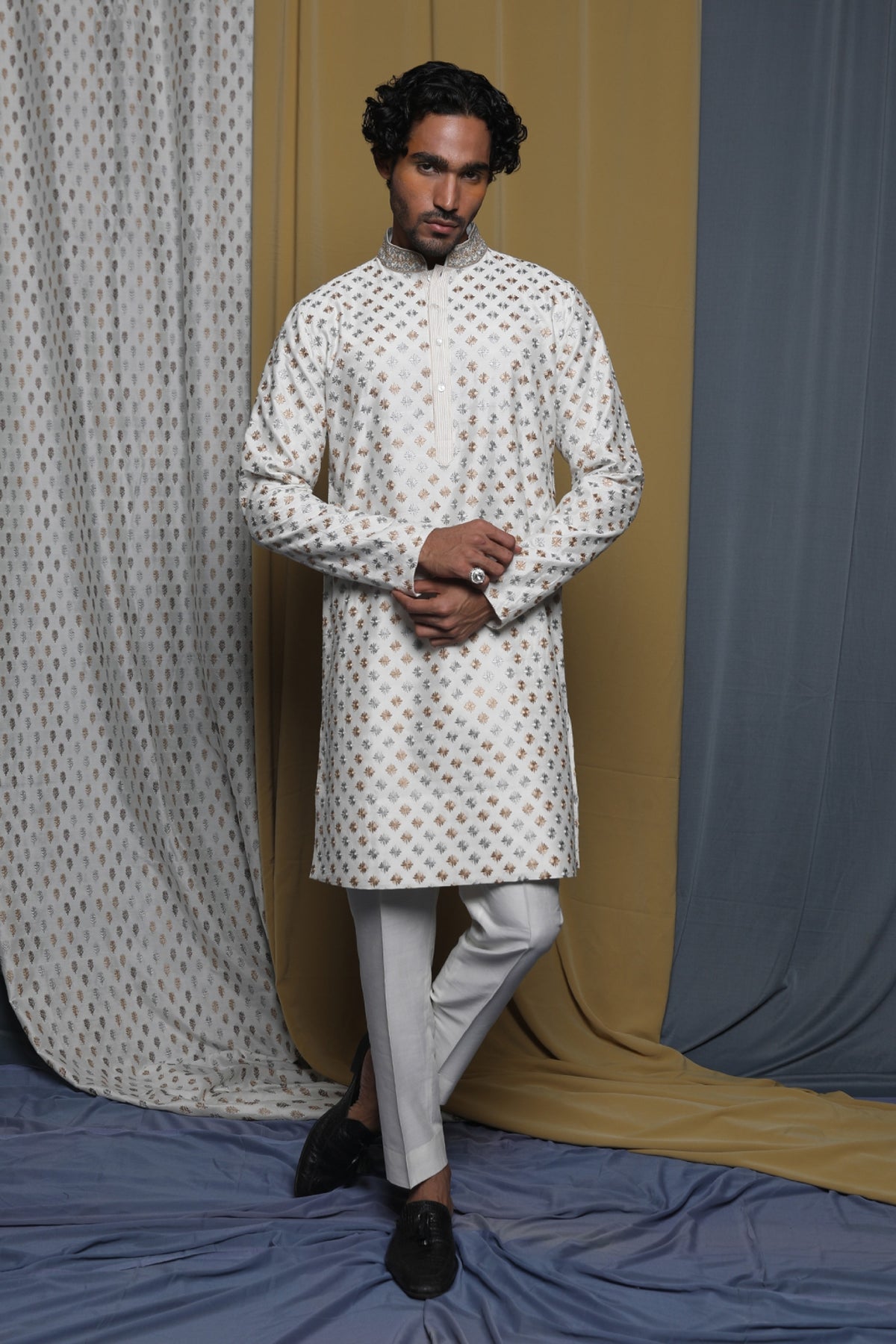 Off-White Cotton Viscose Zardosi Hand Embroidered Kurta Set