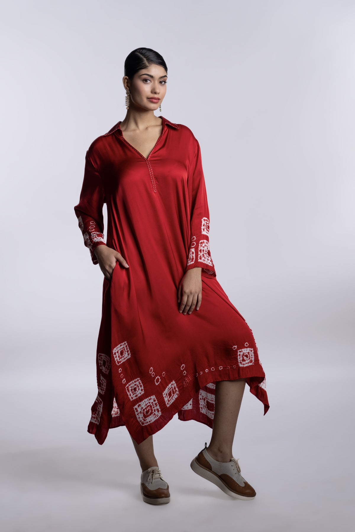 Red easy-fit long tunic dress with a collar