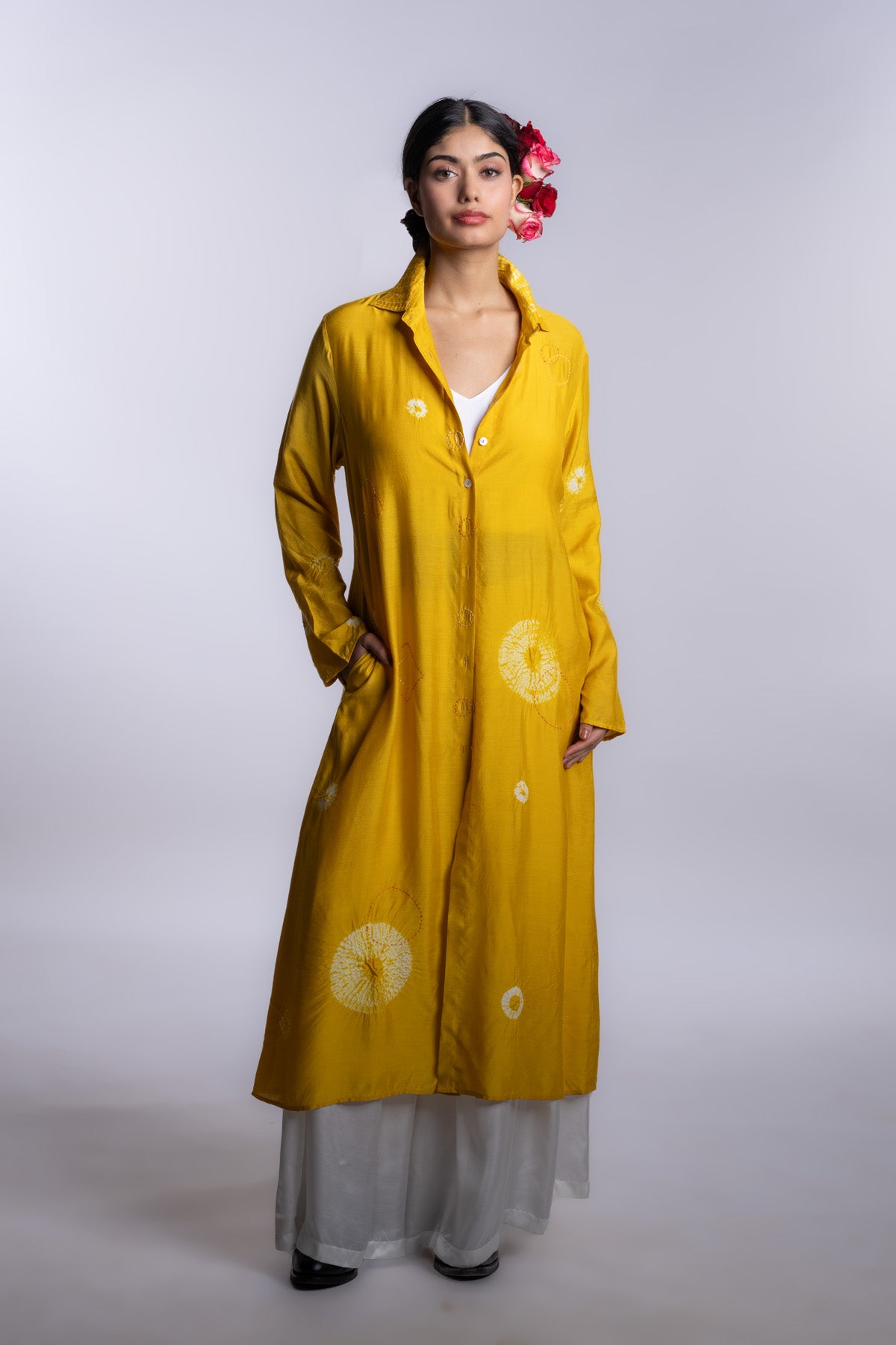 Yellow long tunic shirt with a collar and a relaxed