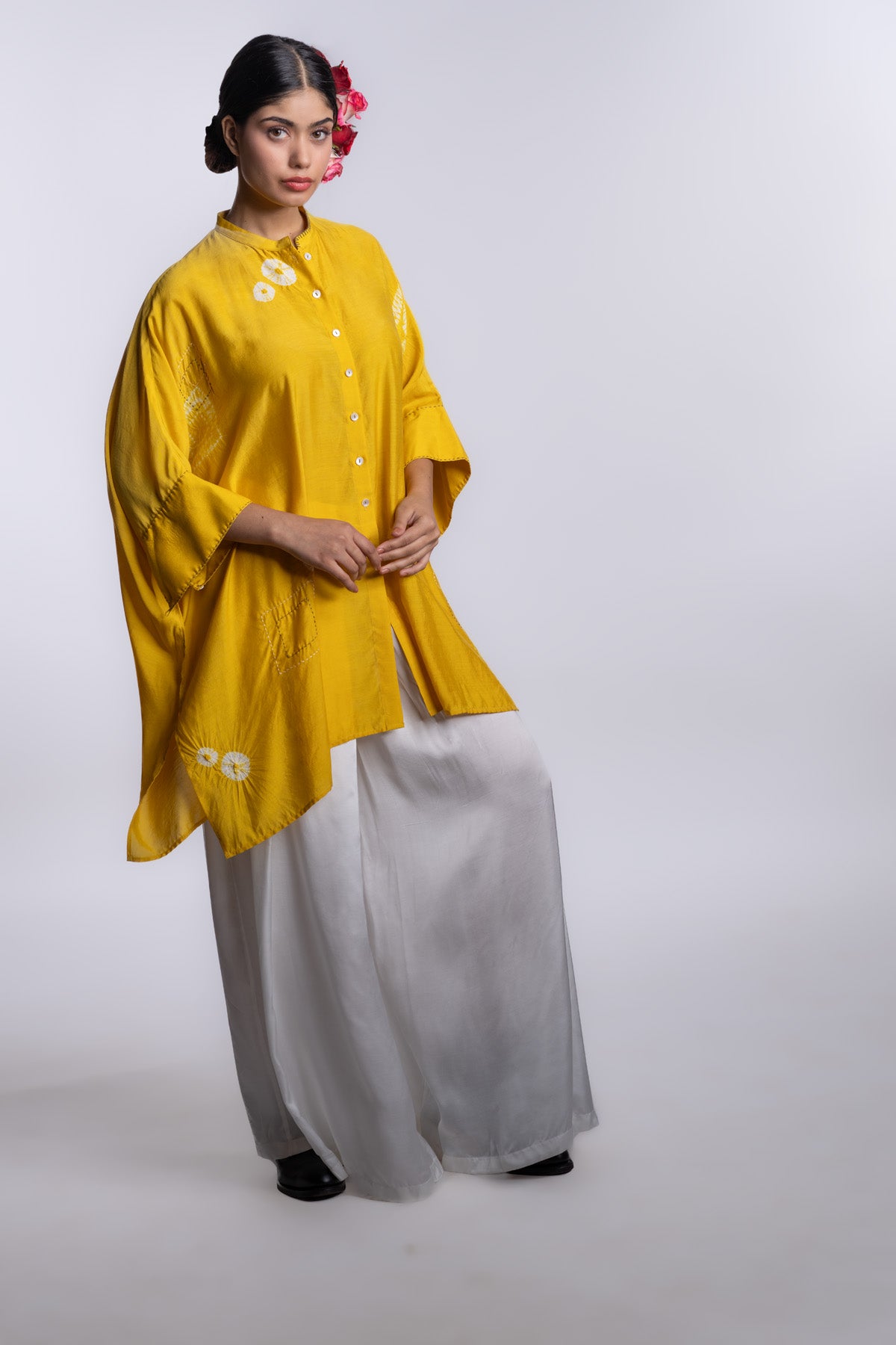 Yellow one-size kaftan shirt with a band collar