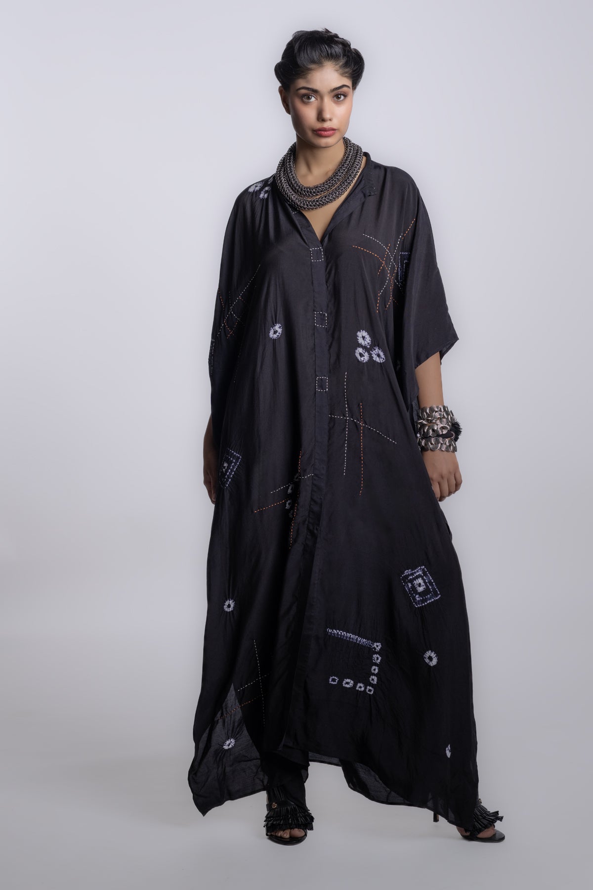 Black one-size front open kaftan dress with a fluid