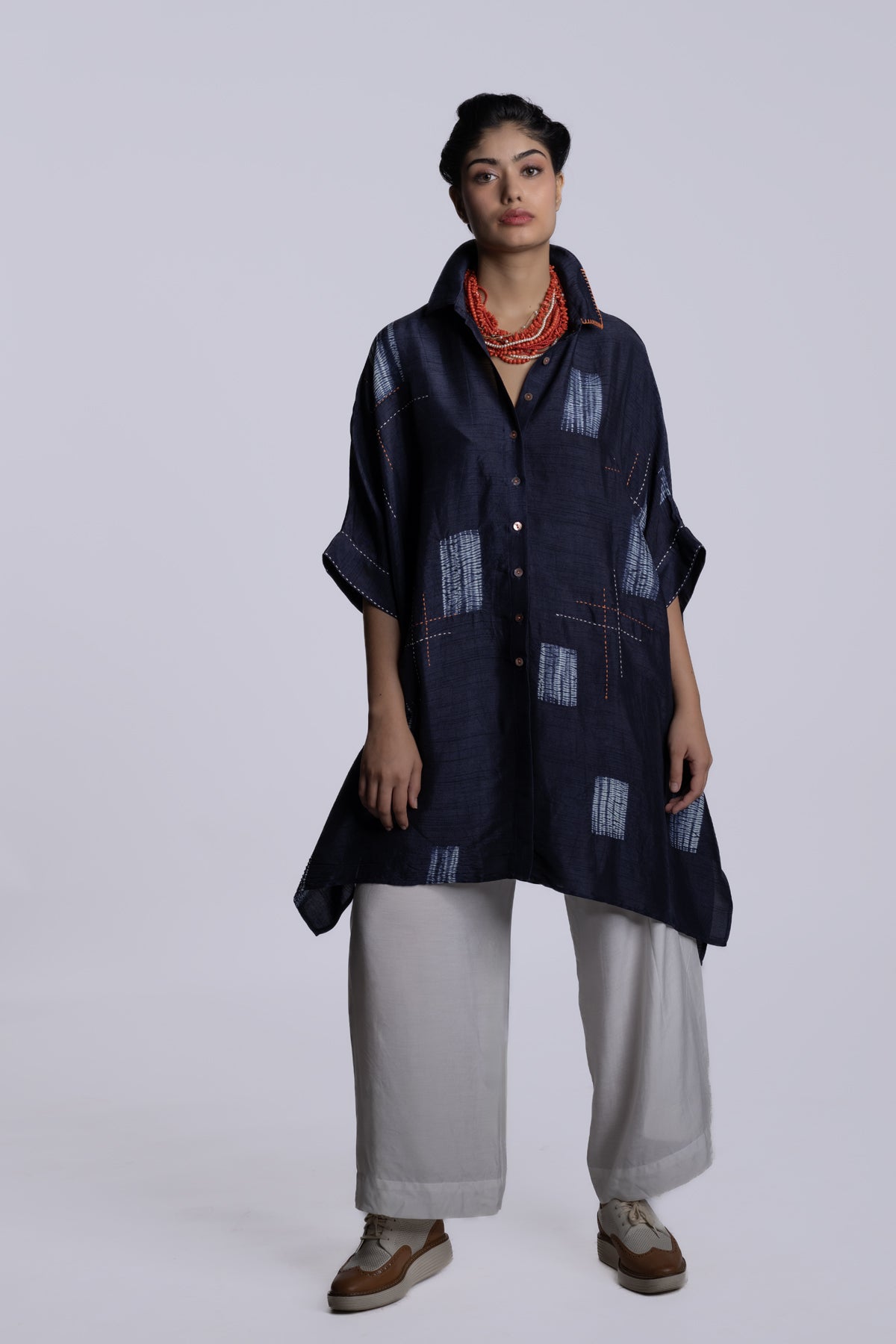 Grey one-size kaftan top with a collar